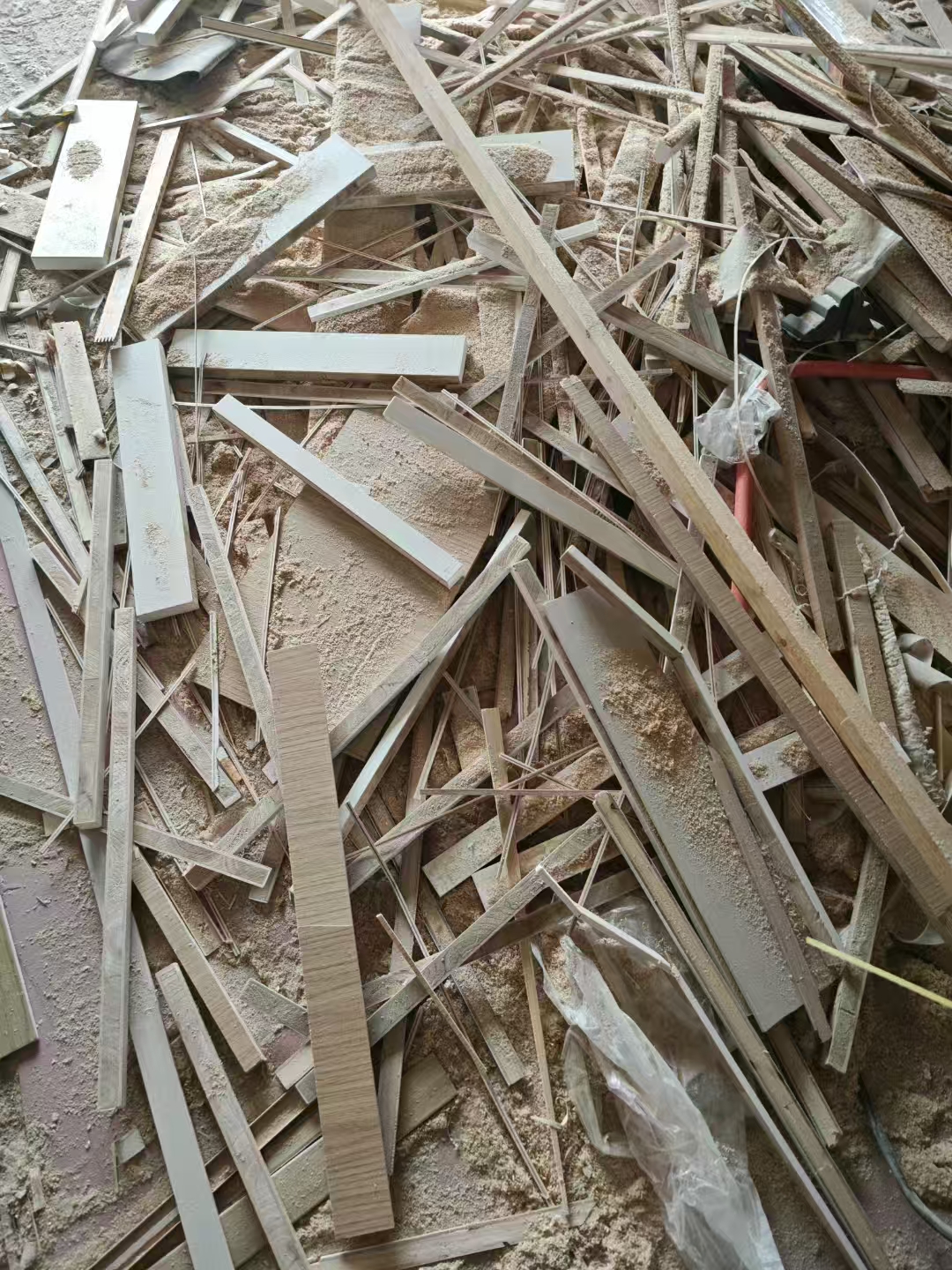 想看到是不是真木頭，請去工地哦